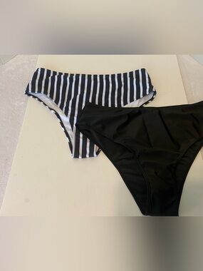 2 NWOT Women’s Swimsuit Bottoms Sz XL